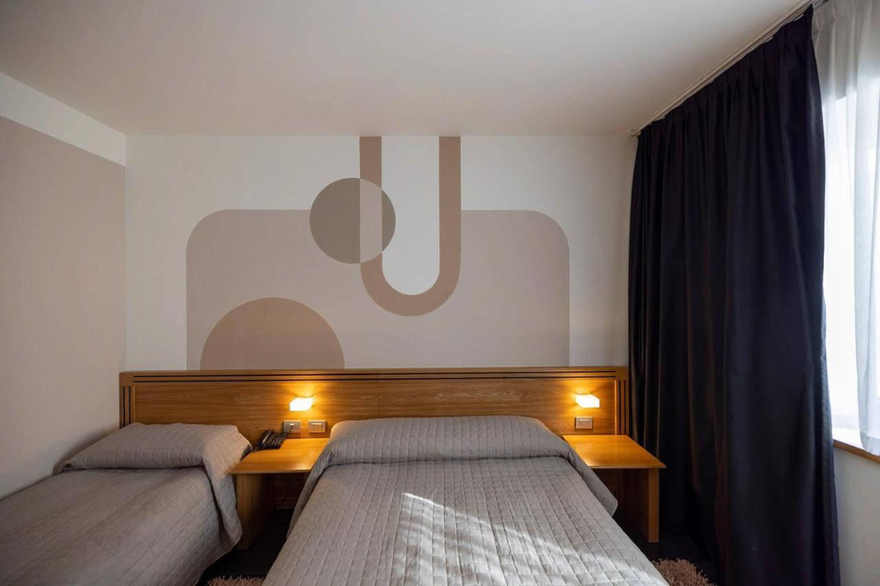 Hotel Europa بيلونو المظهر الخارجي الصورة