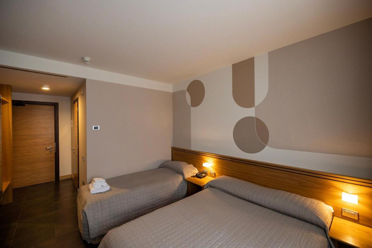 Hotel Europa بيلونو المظهر الخارجي الصورة
