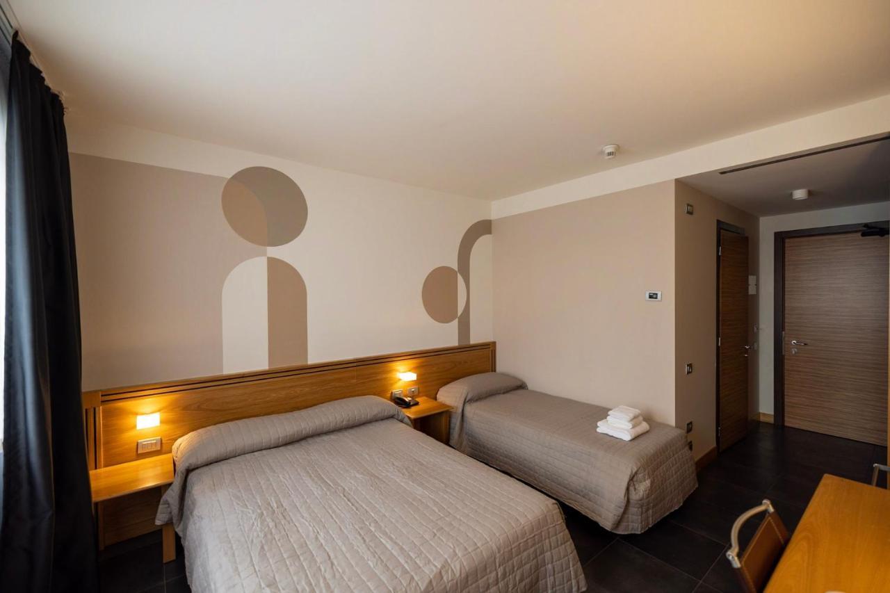 Hotel Europa بيلونو المظهر الخارجي الصورة