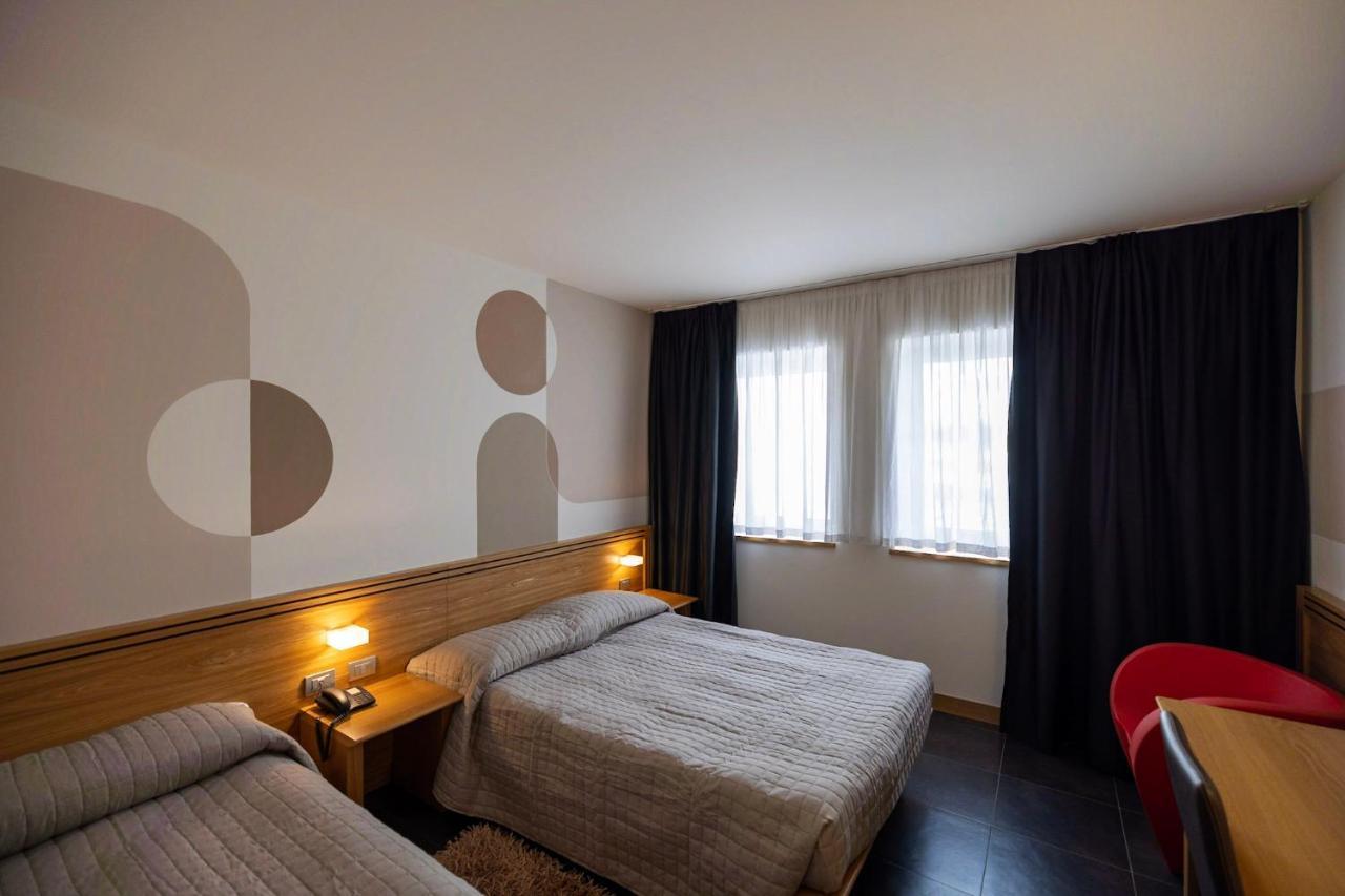 Hotel Europa بيلونو المظهر الخارجي الصورة